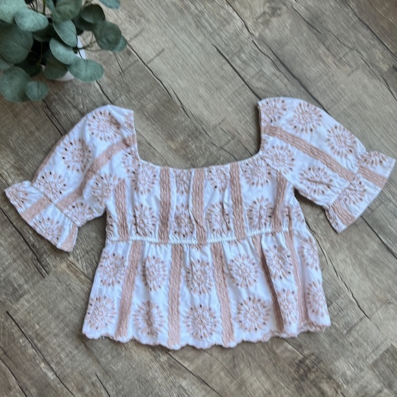 Urban Romantics floral blouse size small - Picture 4 of 4